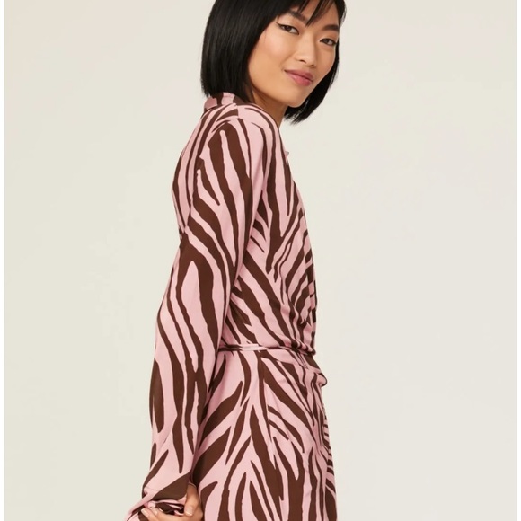 The Andamane Mini wrap dress - Picture 2 of 8